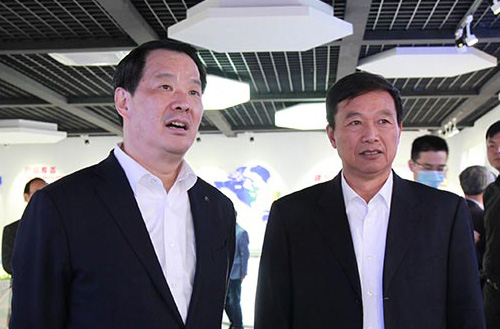 中建材總裁、中國(guó)工程院院士彭壽一行蒞臨鵬飛集團(tuán)考察